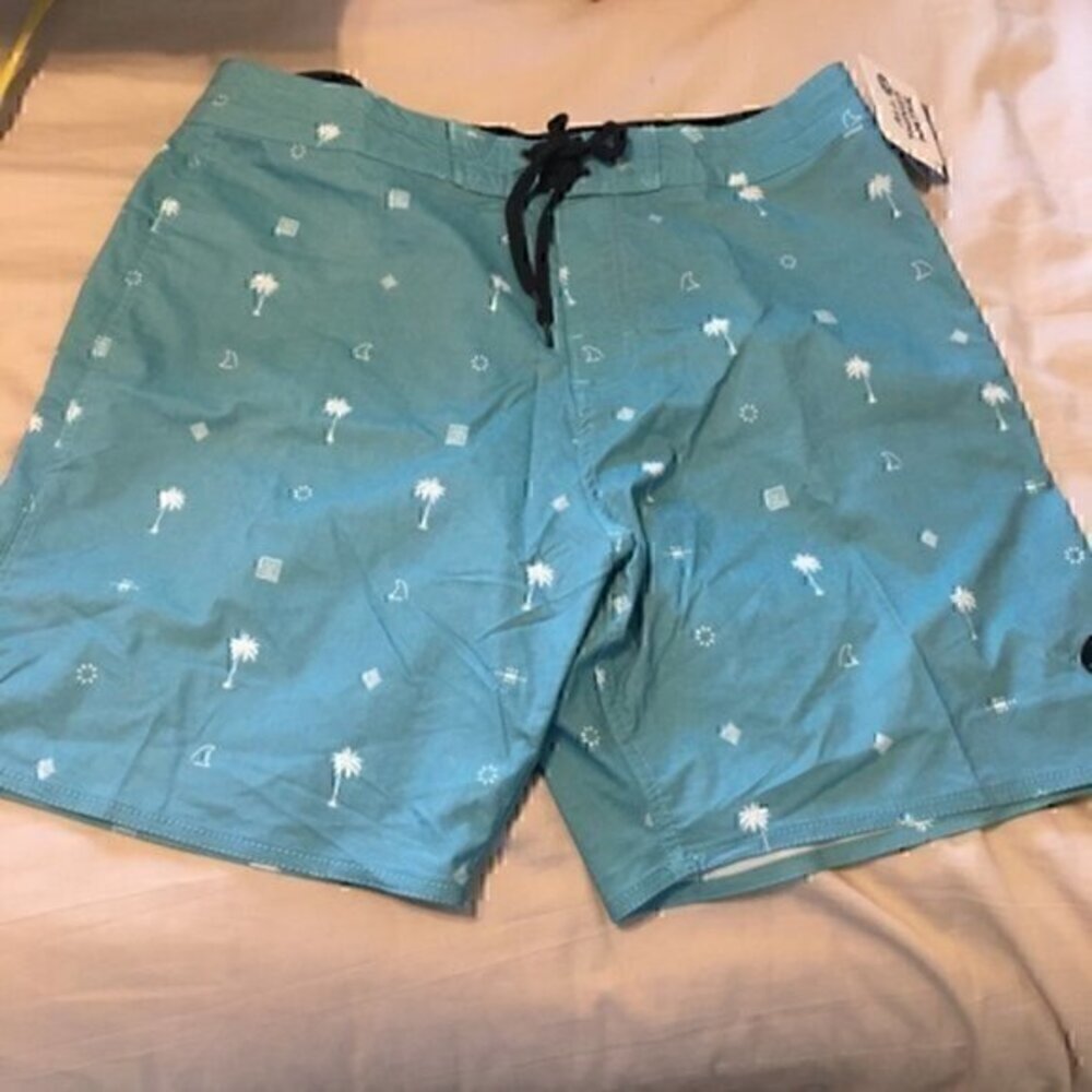 Body Glove men’s size 34 swim trunks